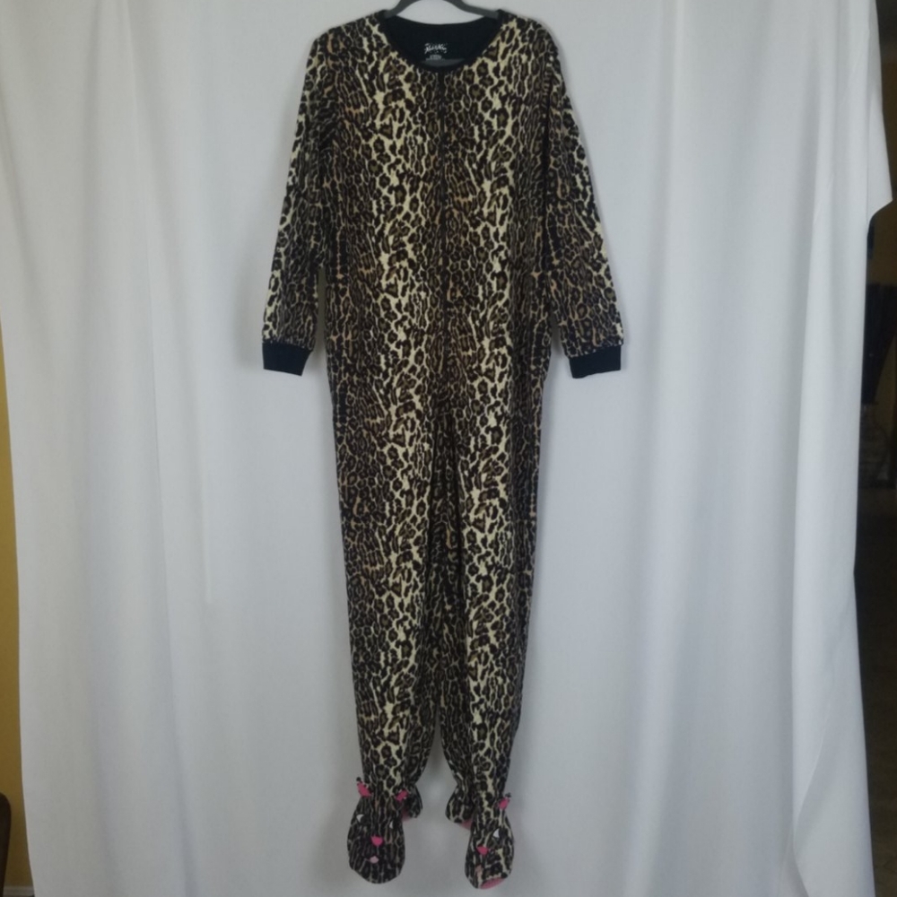 Nick & Nora L leopard animal print footie pajamas